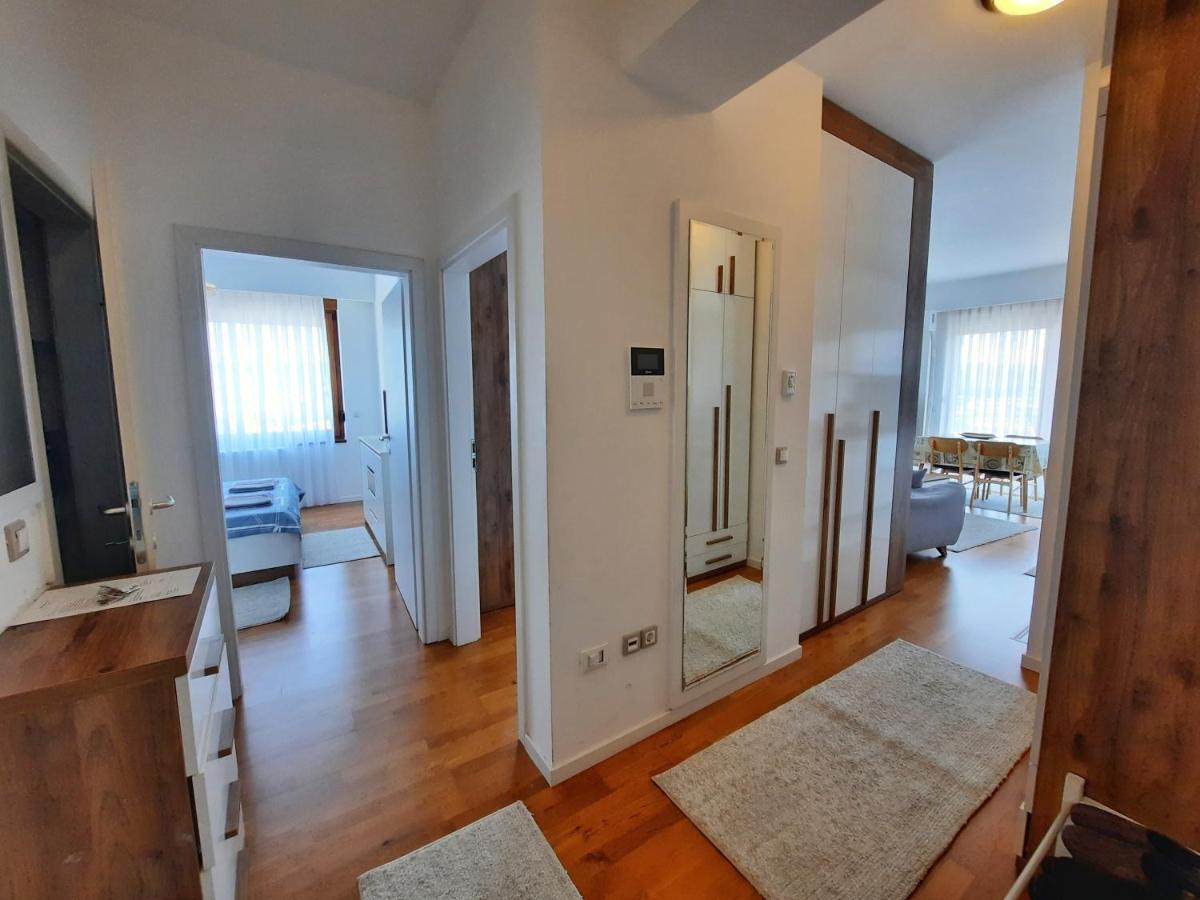 Luxury Sky View Apartment Приштина Екстер'єр фото