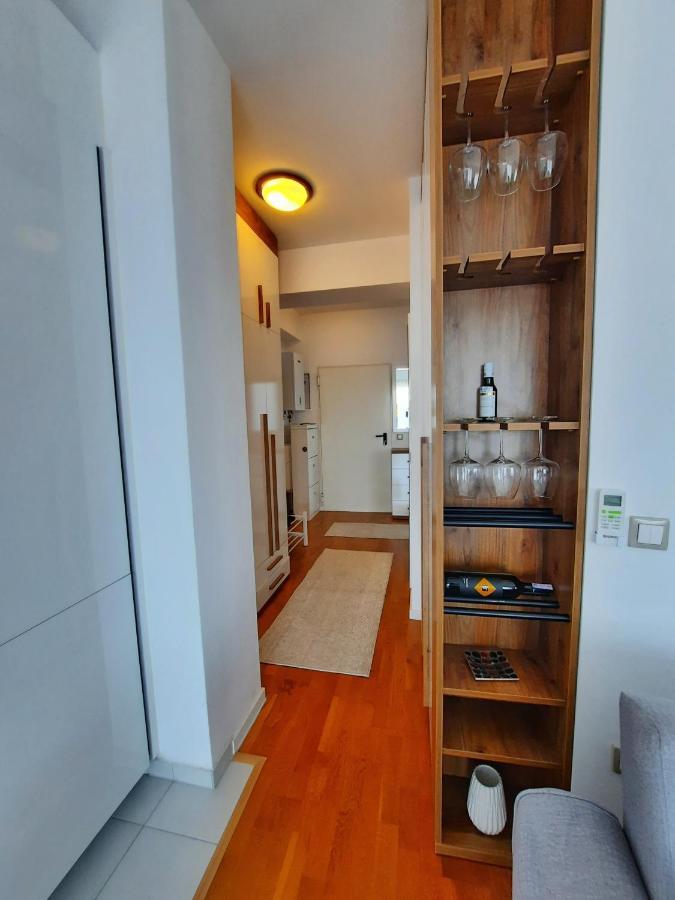 Luxury Sky View Apartment Приштина Екстер'єр фото