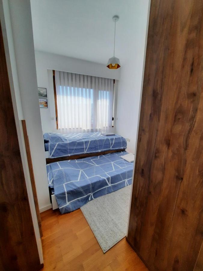 Luxury Sky View Apartment Приштина Екстер'єр фото