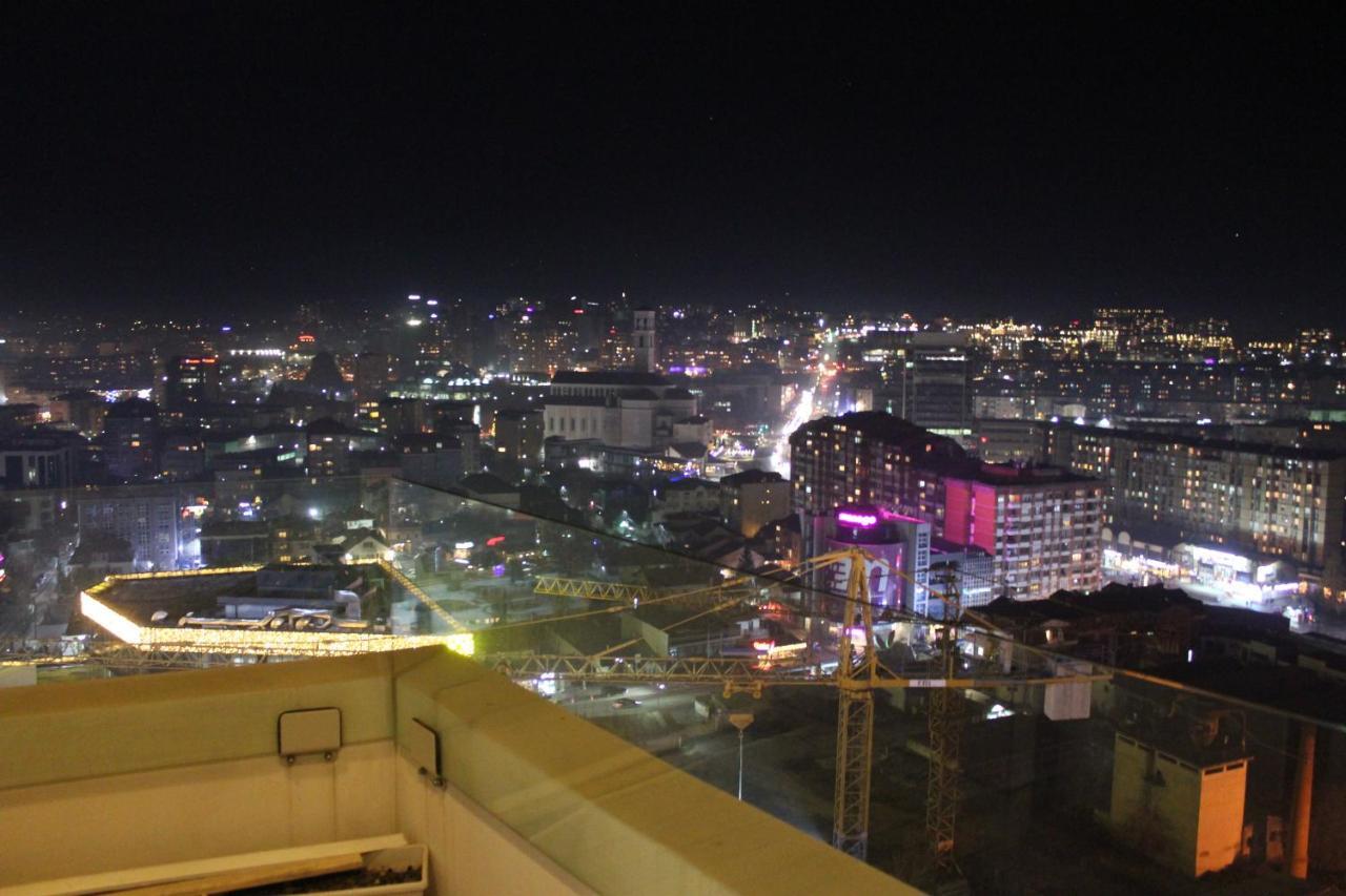 Luxury Sky View Apartment Приштина Екстер'єр фото
