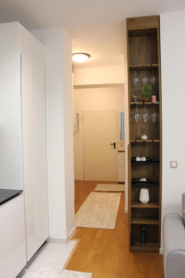 Luxury Sky View Apartment Приштина Екстер'єр фото