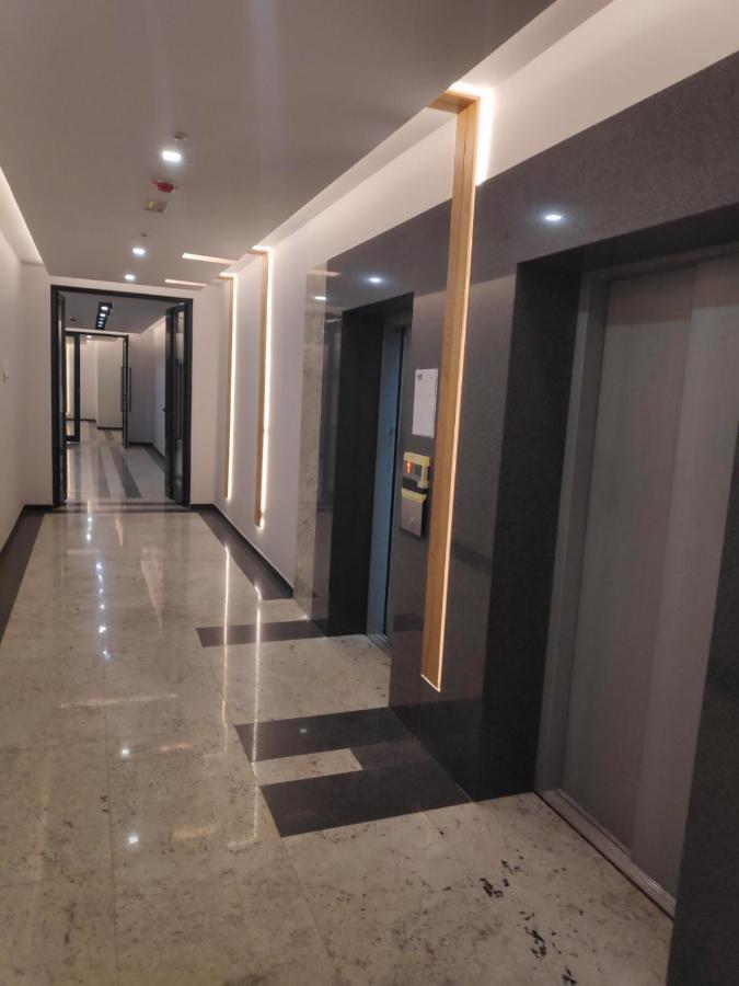 Luxury Sky View Apartment Приштина Екстер'єр фото