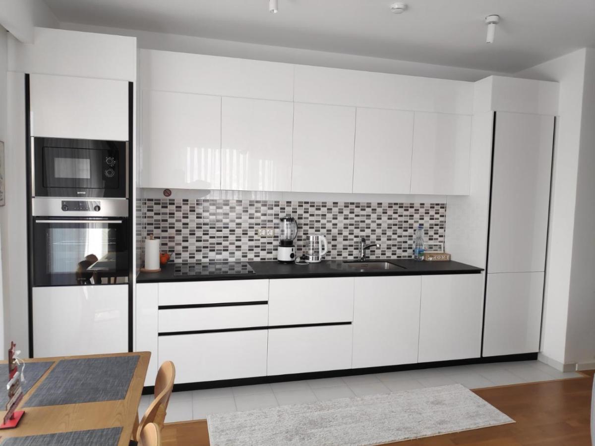 Luxury Sky View Apartment Приштина Екстер'єр фото