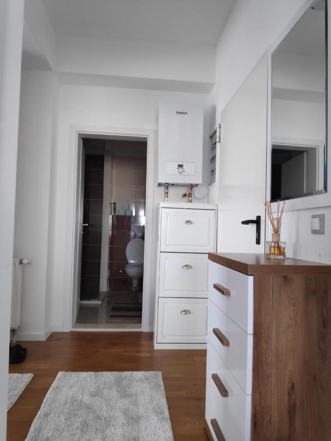 Luxury Sky View Apartment Приштина Екстер'єр фото